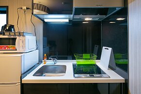 Calm Asakusa Kaminarimon Gate CLx