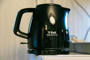 Calm Asakusa Kaminarimon Gate CLx