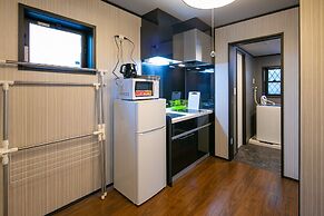 Calm Asakusa Kaminarimon Gate CLx