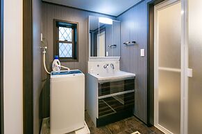 Calm Asakusa Kaminarimon Gate CLx