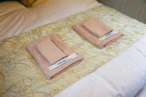 Calm Asakusa Kaminarimon Gate CLx