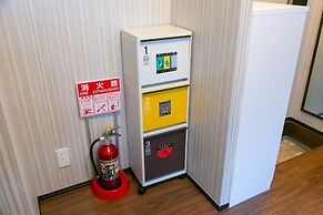 Calm Asakusa Kaminarimon Gate CLx