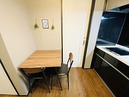 Calm Asakusa Kaminarimon Gate CLx