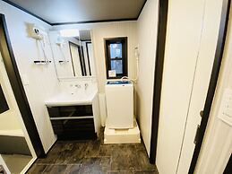 Calm Asakusa Kaminarimon Gate CLx