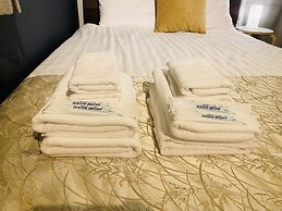 Calm Asakusa Kaminarimon Gate CLx