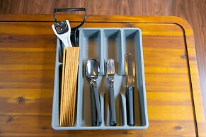 Calm Asakusa Kaminarimon Gate CLx