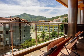 Sea Side Luxury Apartment