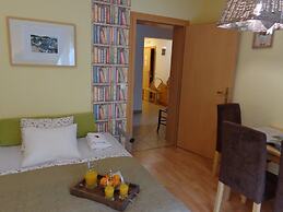 Villa Home & Garden Lasko