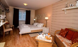 Villa Home & Garden Lasko