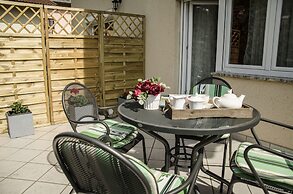Villa Home & Garden Lasko