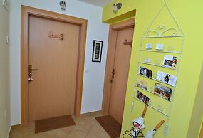 Villa Home & Garden Lasko