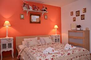 Villa Home & Garden Lasko
