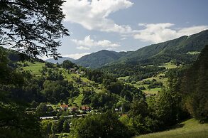 Villa Home & Garden Lasko