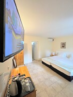 Hotel Lotus