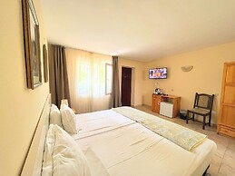 Hotel Lotus