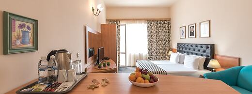Hotel Lotus