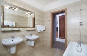 Hotel Bobrowa Dolina