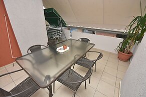 A&J Apartments or Rooms athens airport