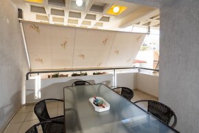 A&J Apartments or Rooms athens airport