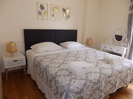 A&J Apartments or Rooms athens airport