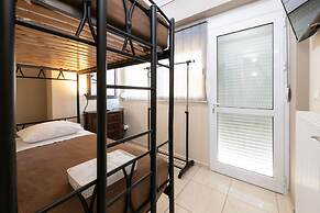 A&J Apartments or Rooms athens airport