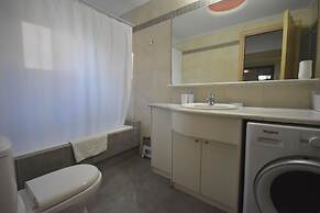 A&J Apartments or Rooms athens airport