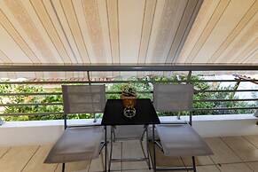 A&J Apartments or Rooms athens airport