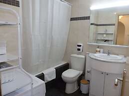 A&J Apartments or Rooms athens airport