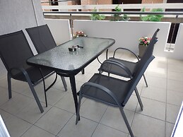 A&J Apartments or Rooms athens airport