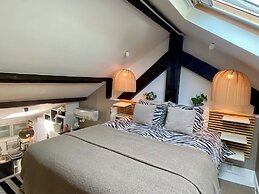 Studios with Mezzanine Rua da Moeda