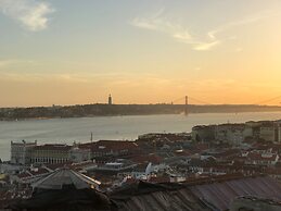 Studios with Mezzanine Rua da Moeda