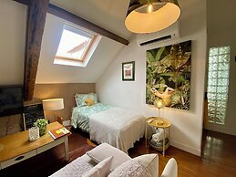 Studios with Mezzanine Rua da Moeda