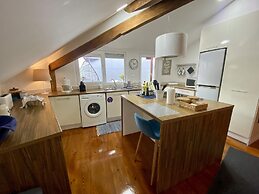 Studios with Mezzanine Rua da Moeda