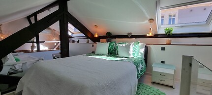 Studios with Mezzanine Rua da Moeda