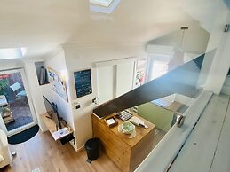 Studios with Mezzanine Rua da Moeda