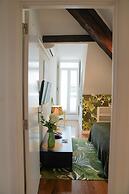 Studios with Mezzanine Rua da Moeda