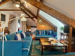 Studios with Mezzanine Rua da Moeda