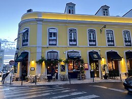 Studios with Mezzanine Rua da Moeda