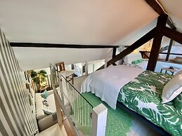 Studios with Mezzanine Rua da Moeda