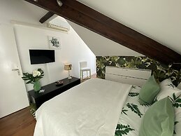 Studios with Mezzanine Rua da Moeda