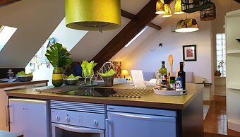 Studios with Mezzanine Rua da Moeda