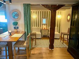 Studios with Mezzanine Rua da Moeda