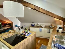 Studios with Mezzanine Rua da Moeda