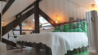 Studios with Mezzanine Rua da Moeda