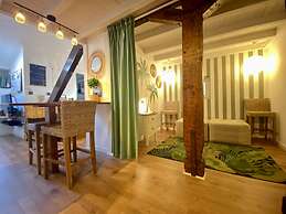 Studios with Mezzanine Rua da Moeda