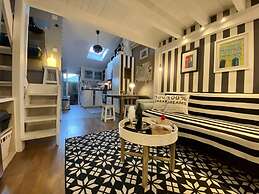 Studios with Mezzanine Rua da Moeda