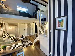 Studios with Mezzanine Rua da Moeda