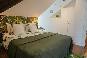 Studios with Mezzanine Rua da Moeda