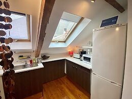 Studios with Mezzanine Rua da Moeda