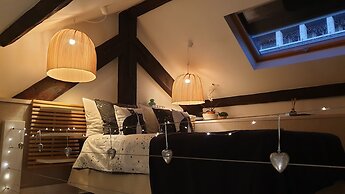 Studios with Mezzanine Rua da Moeda